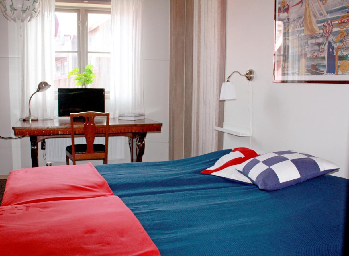 Seglarhotellet - Vandrarhem Pa Kaeringoen Karingon Dış mekan fotoğraf